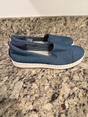 Cloudsteppers by Clarks Women's Denim Slip-On Flats - Blue